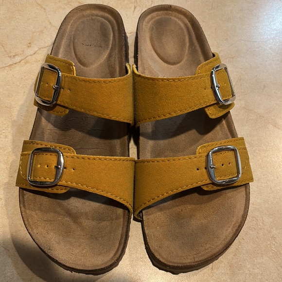 Yellow Sandals - Picture 7 of 9